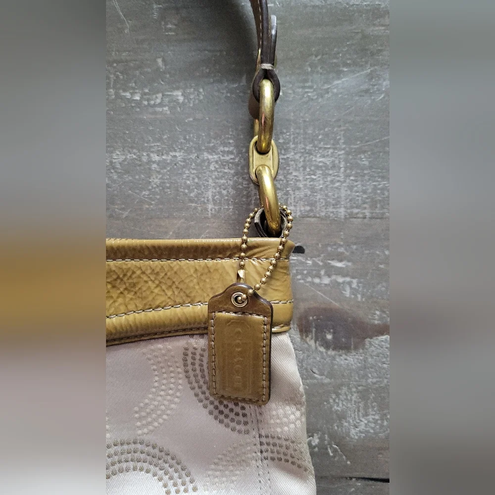 Coach good preloved