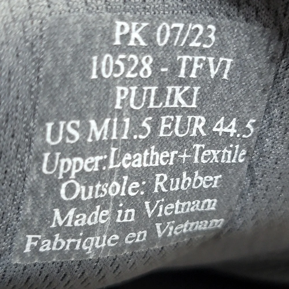 OluKai men size