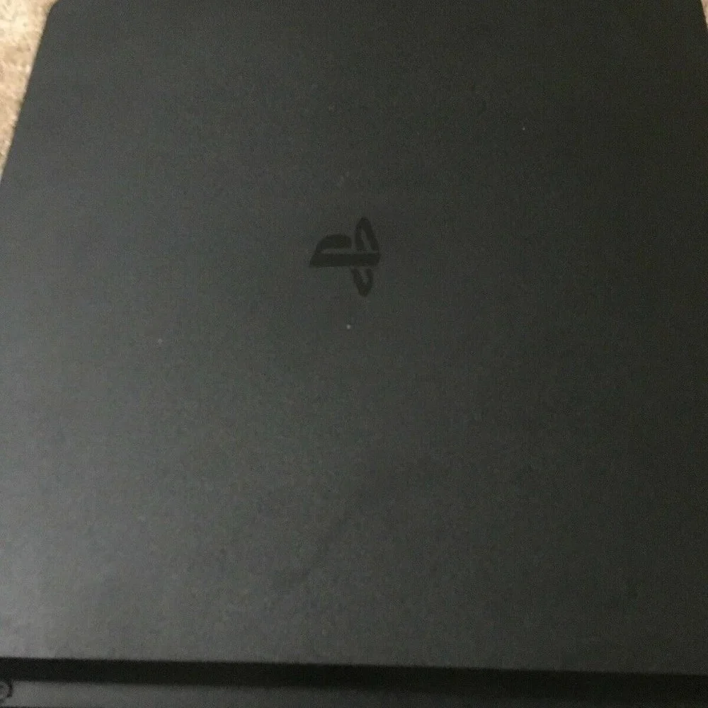Sony PlayStation 4 Slim 500gb scratches