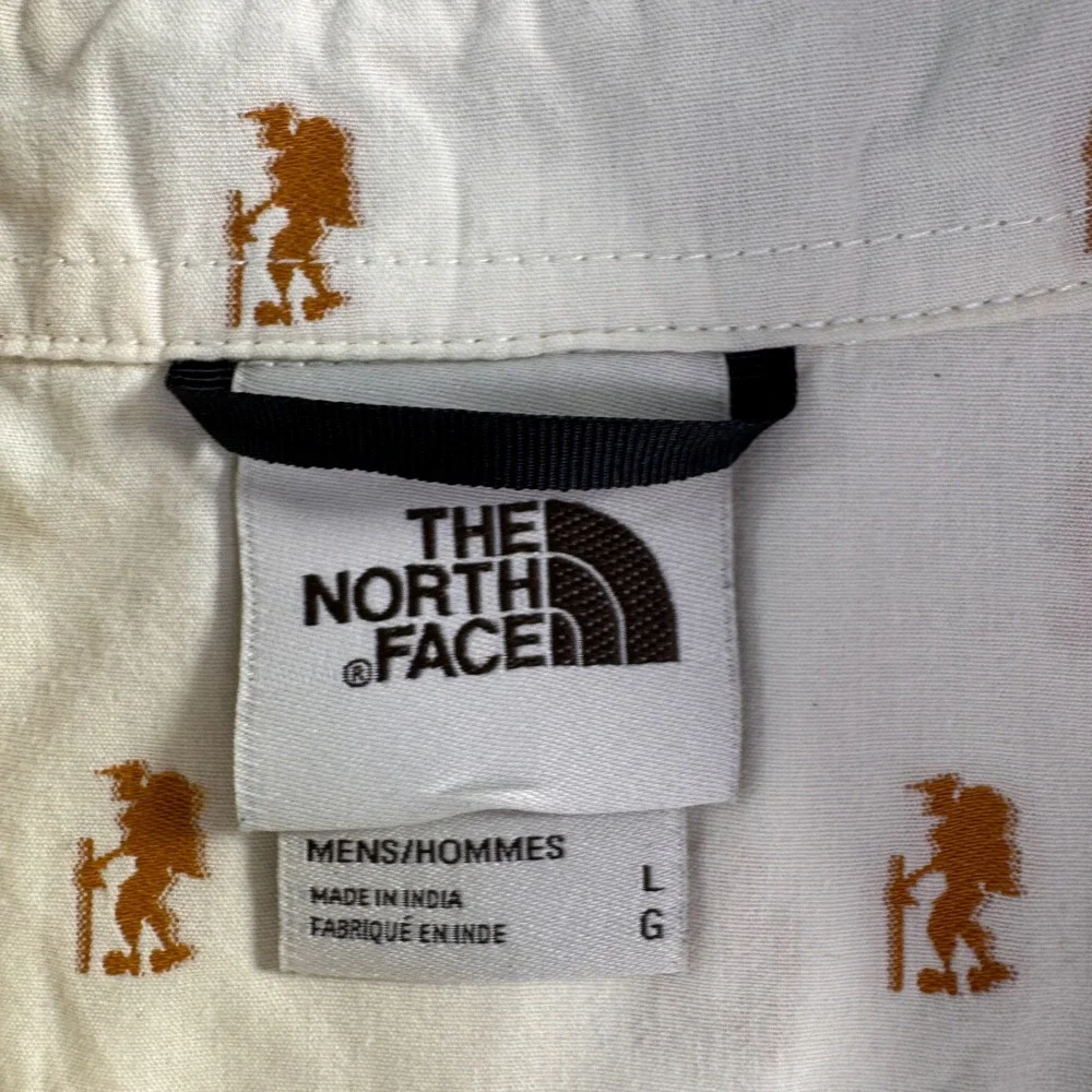 The North Face Men's Large Gravel Hiker Print Short Sleeve Button Down Shirt AOP