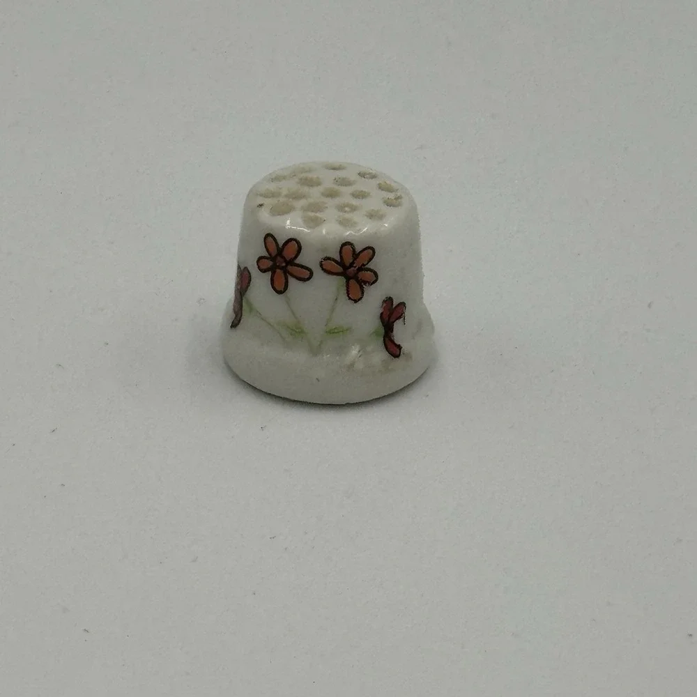 Daisy Flowers Orange‎ Red Thimble Porcelain Vintage 1