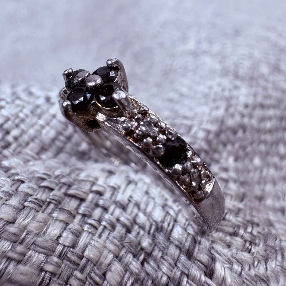 Sterling Silver 925‎ Blue Sapphire CZ Stone Floral Cross Band Ring Size 7 US