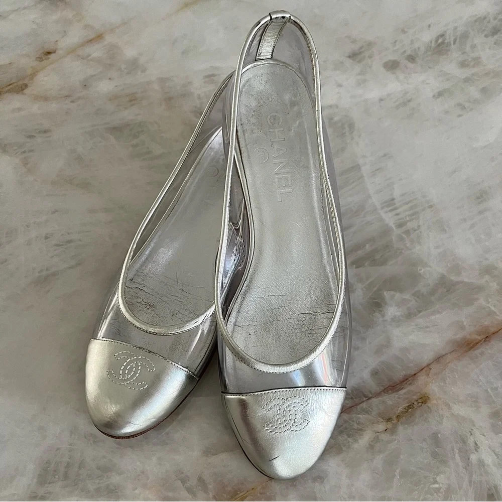 CHANEL authentic slingback