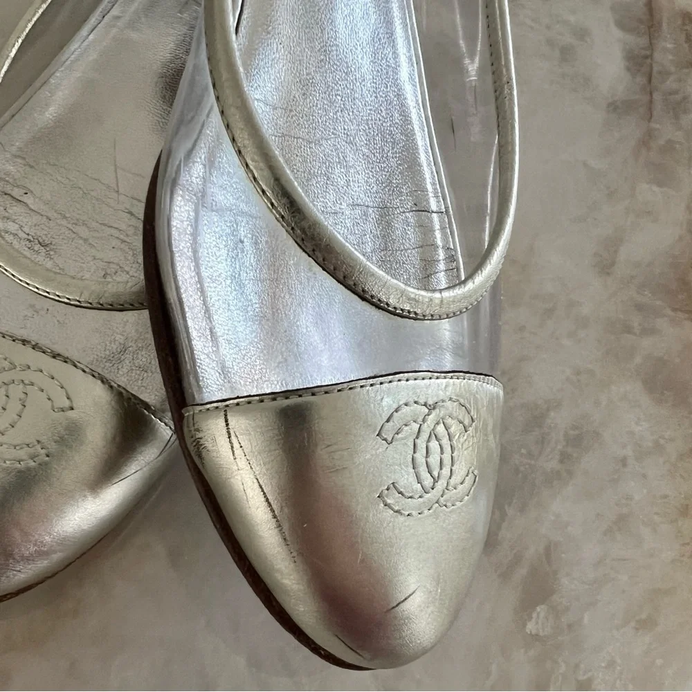 CHANEL authentic slingback