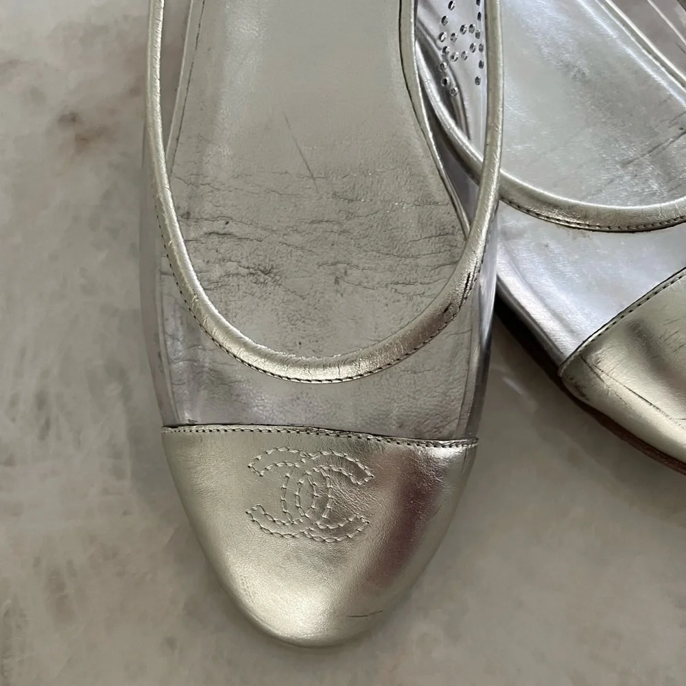 CHANEL authentic slingback