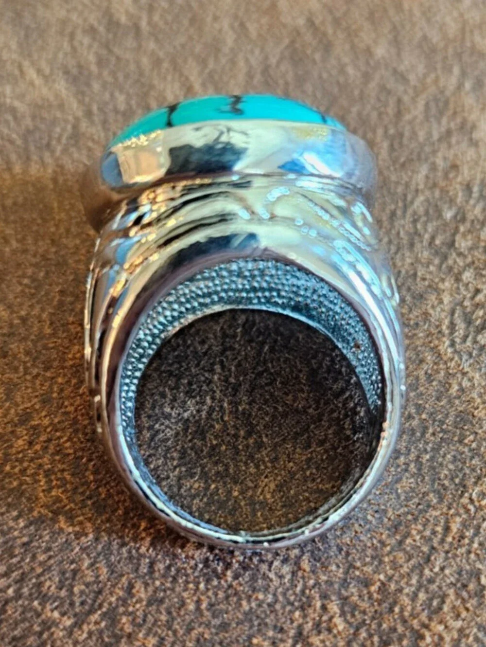 Navajo-style ring w/ large turquoise Style cabochon Silver Tone Sz 7.25