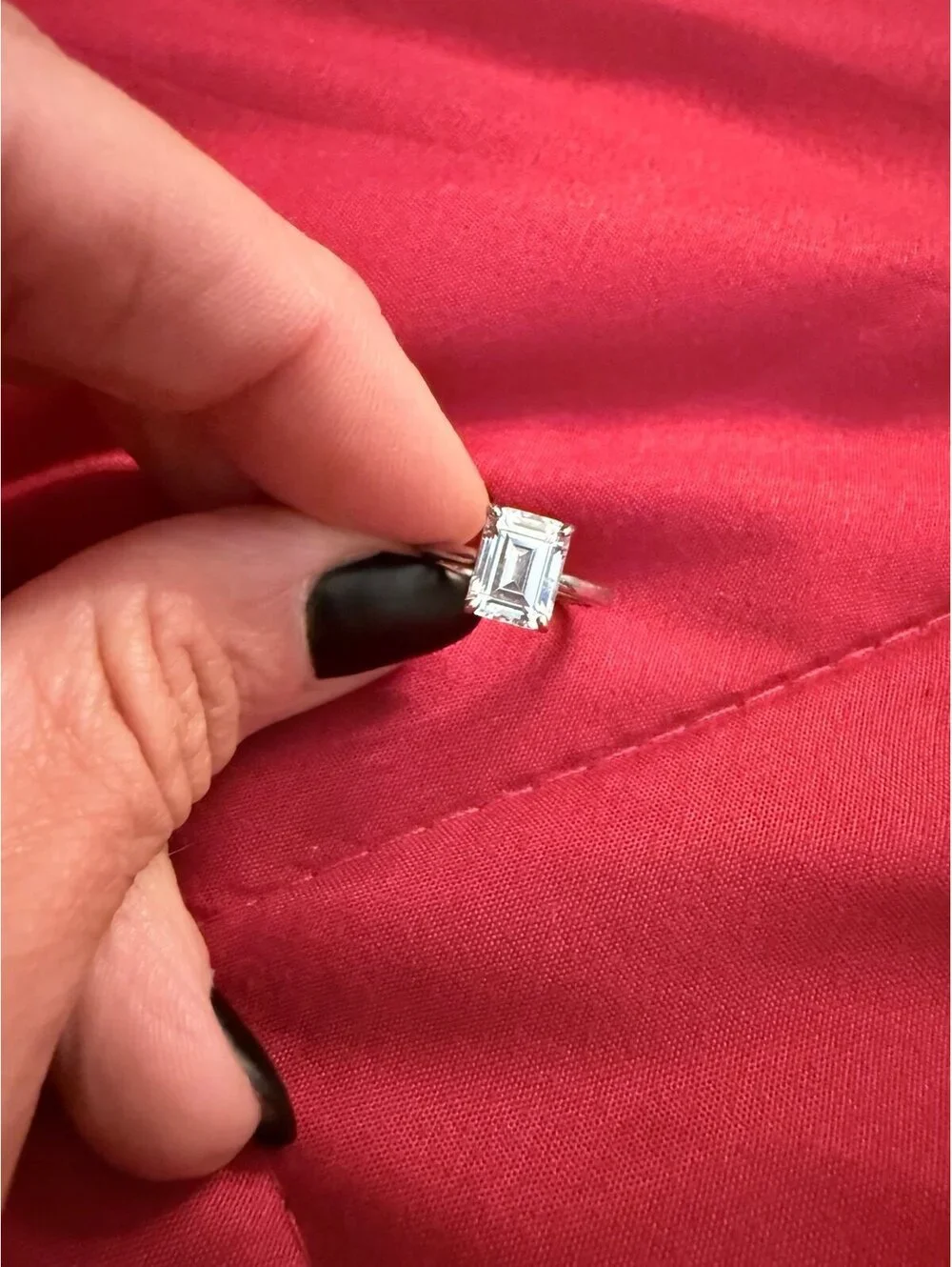 Ring emerald cut