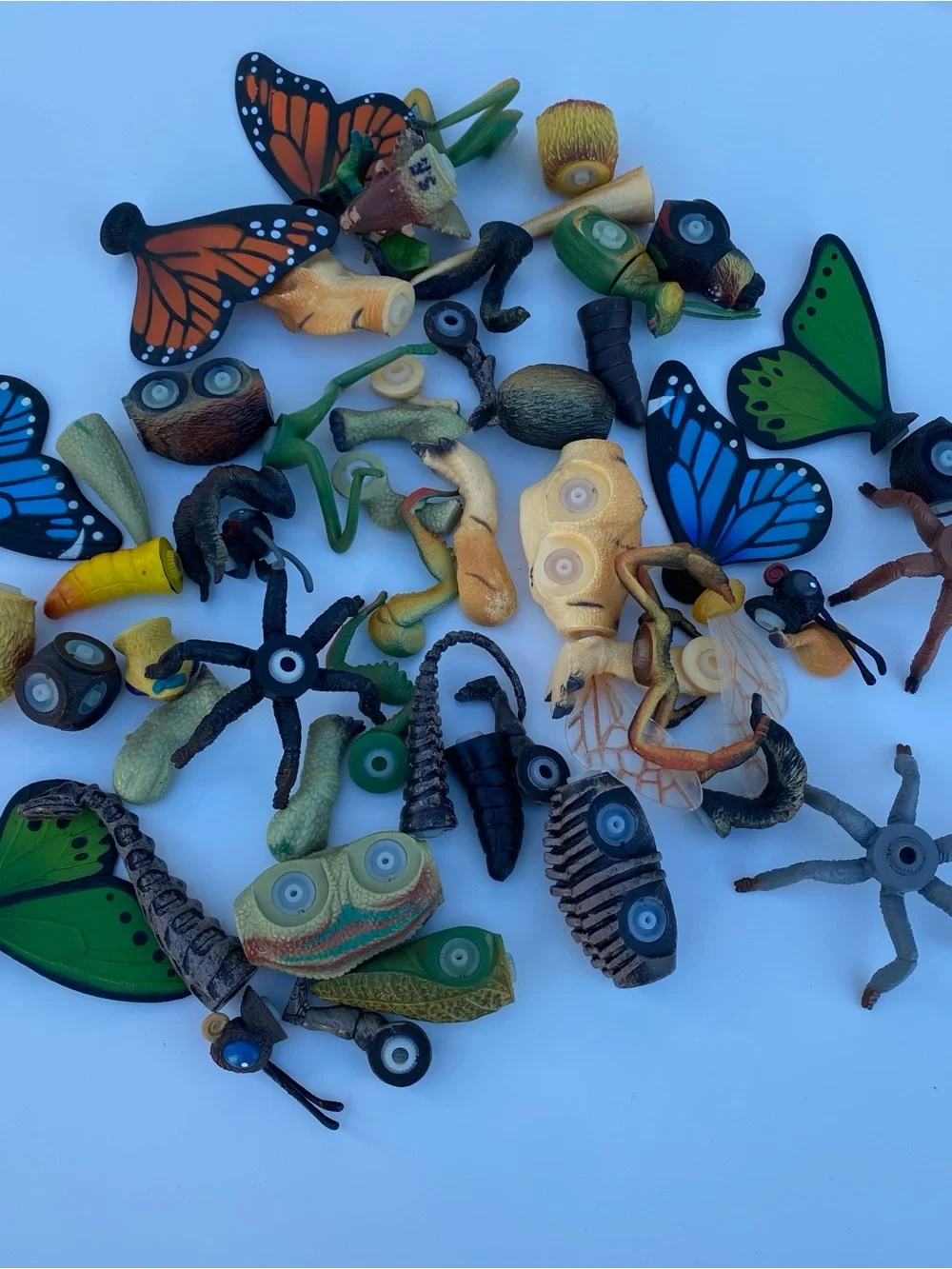 Vintage K&M International Magnamorphs 2005 Mix & Match Bugs & Dinosaurs 57 Pcs