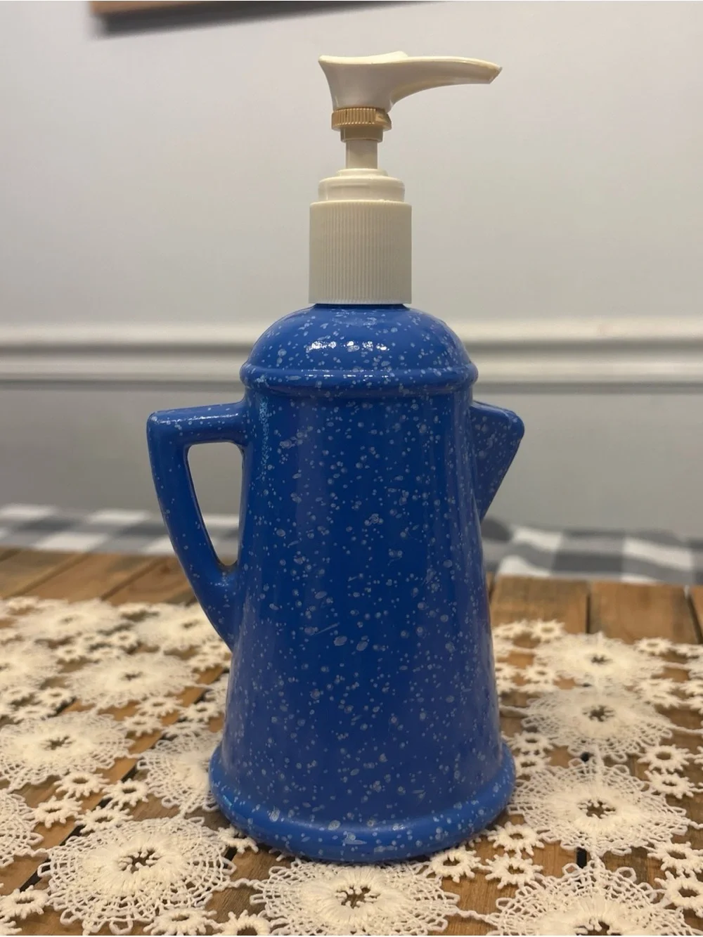 Avon or color ceramic