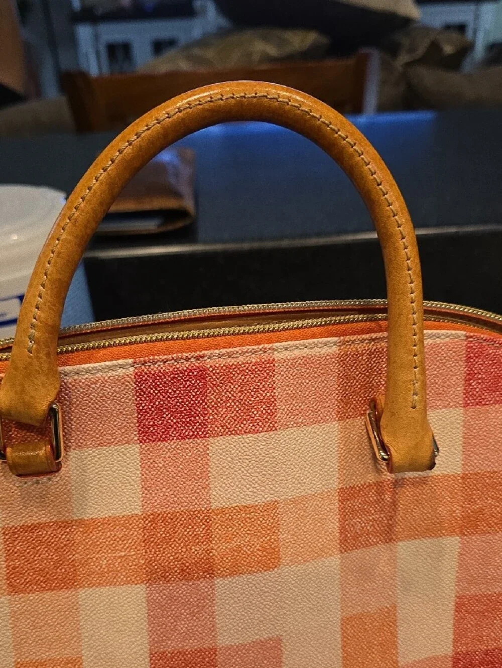 Dooney & Bourke structured dooney