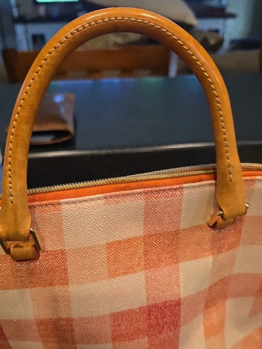 Dooney & Bourke structured dooney