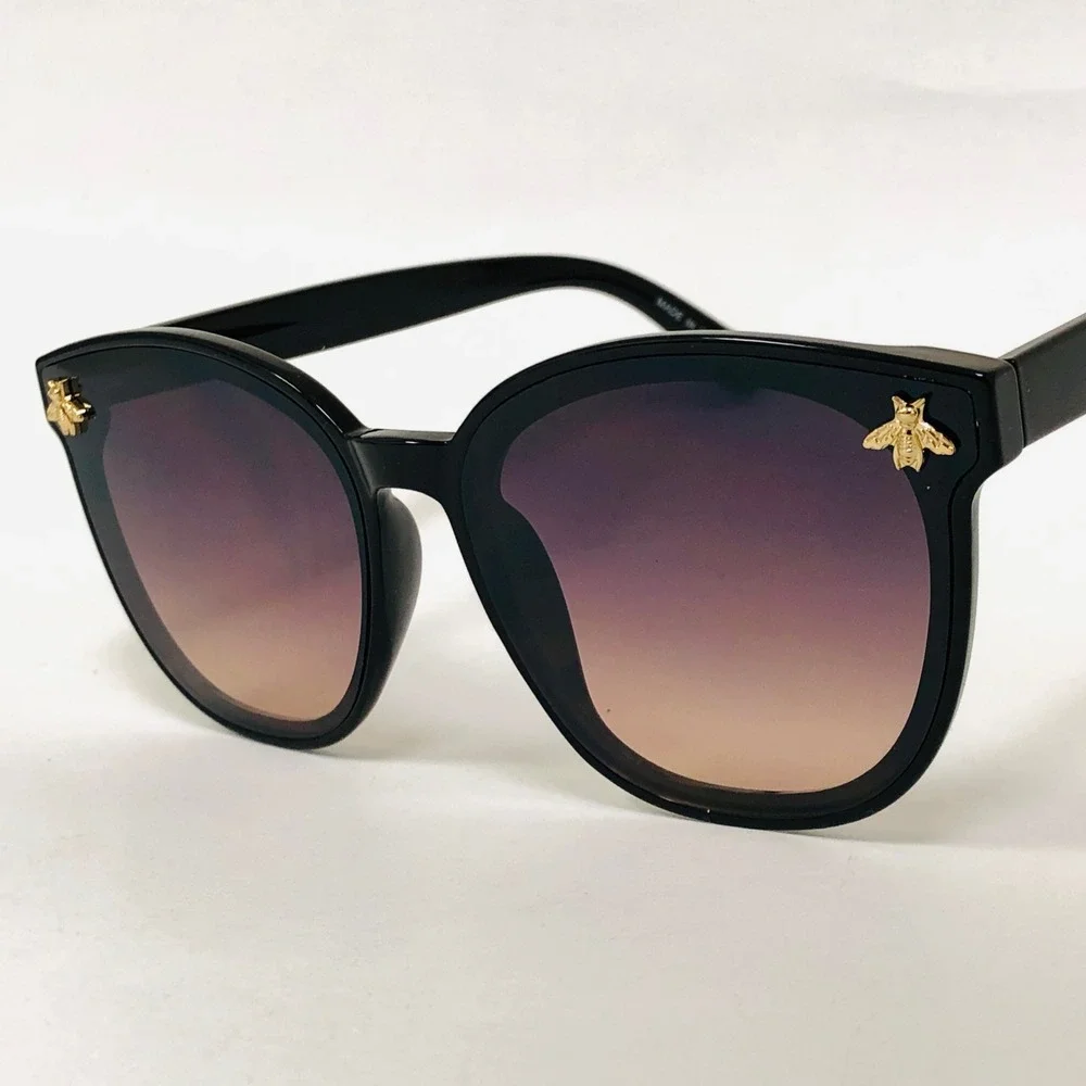 N/A stylish sunglasses
