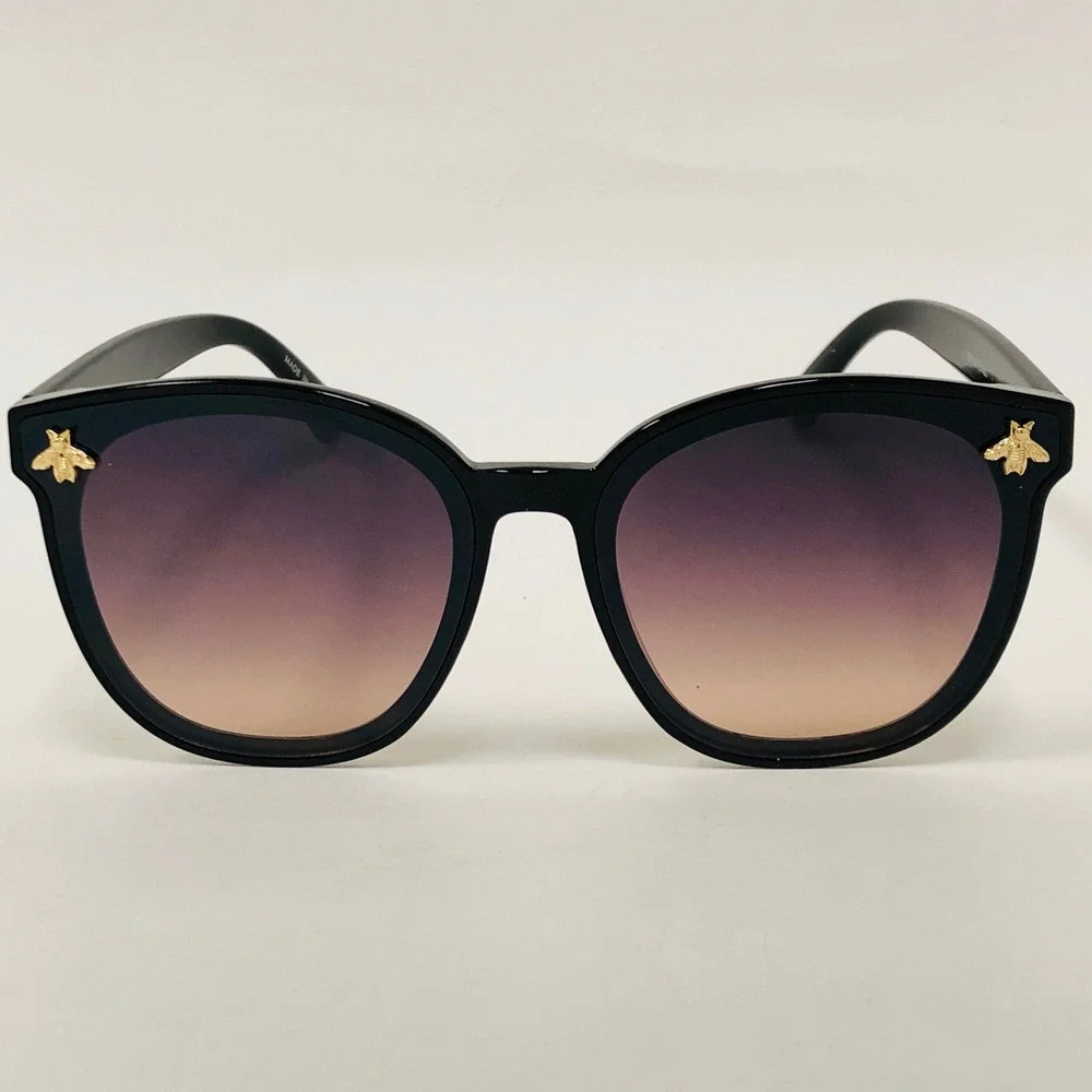 N/A stylish sunglasses