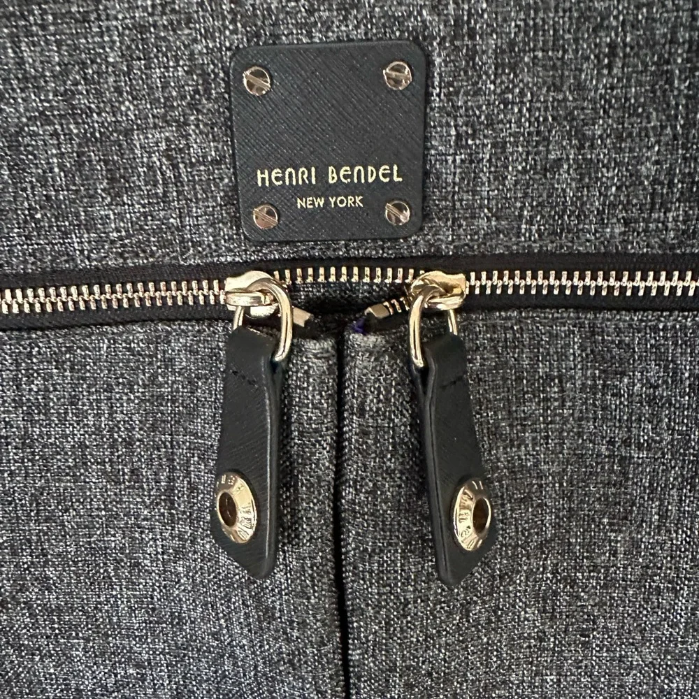 henri bendel zip vintage width