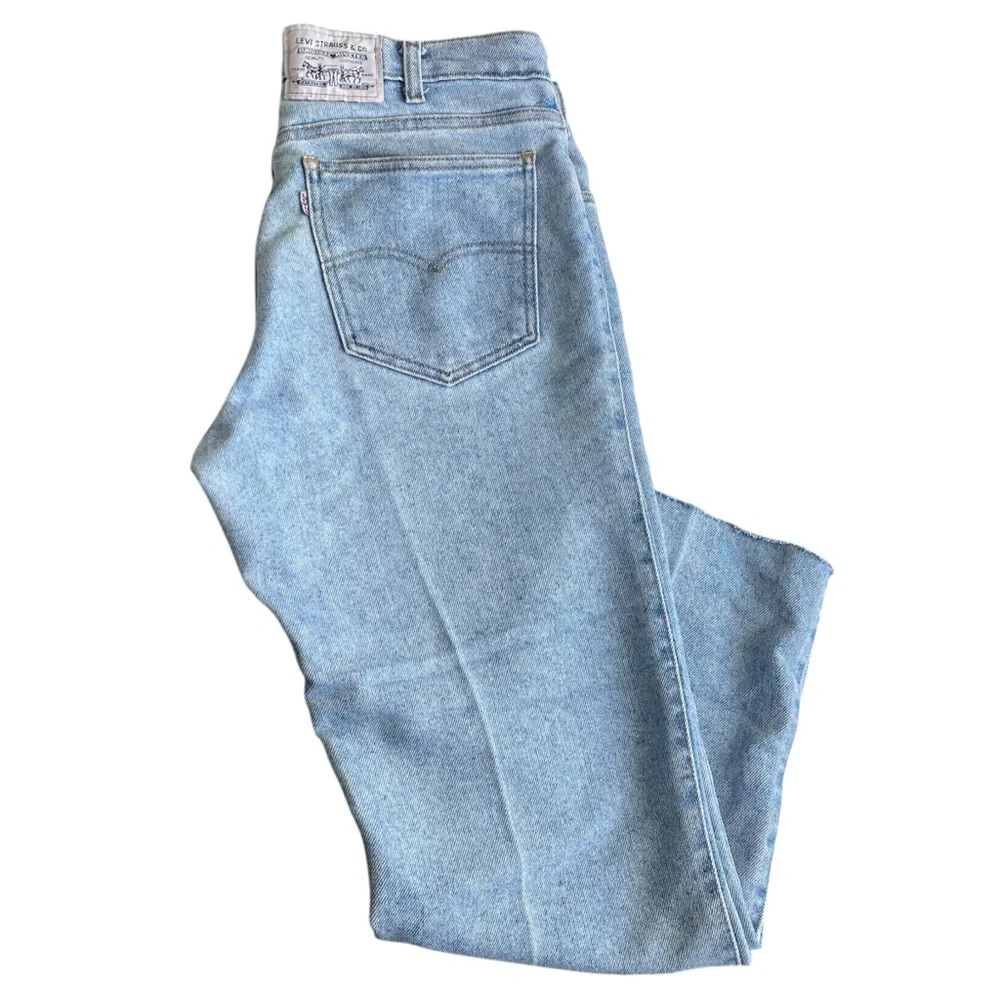 Vintage 80s 90s Levi’s White Tab Relaxed Fit Jeans Acid Wash Tapered Leg Size 34