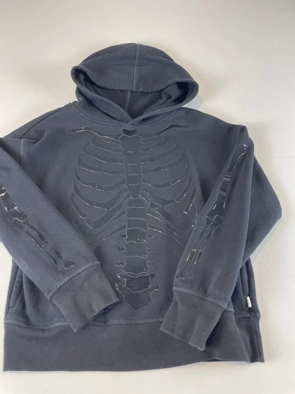 Gap Youth Boys Black With Skeleton Decal Hoodie Size M (8)