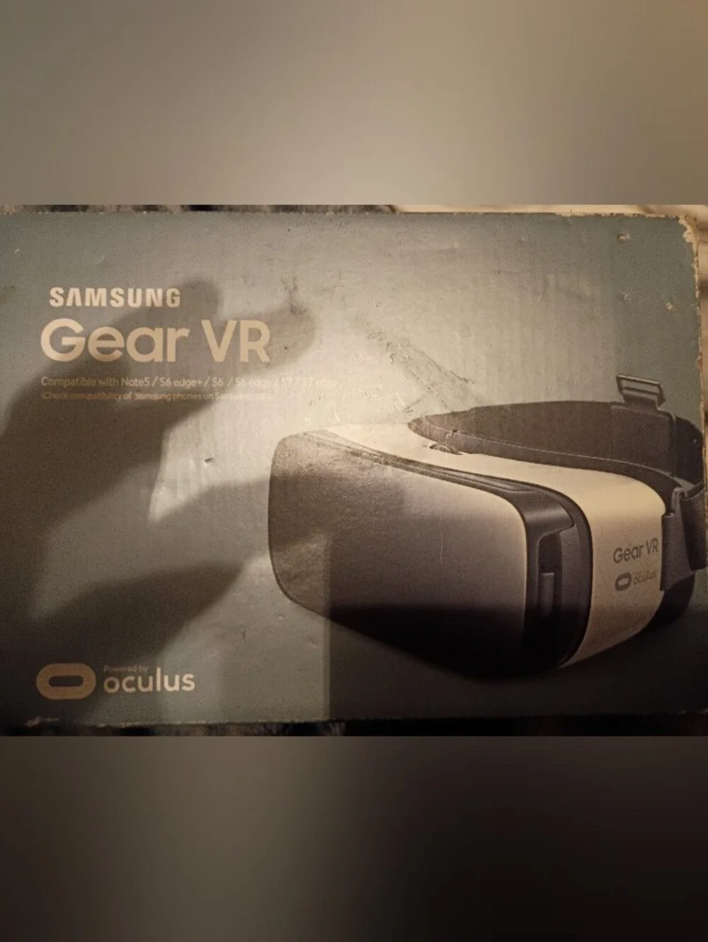 Samsung Gear VR Headset in Black and White