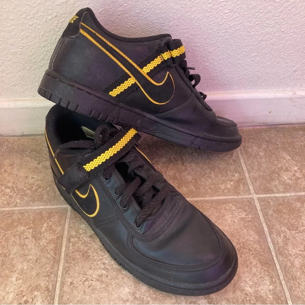 Nike heel yellow
