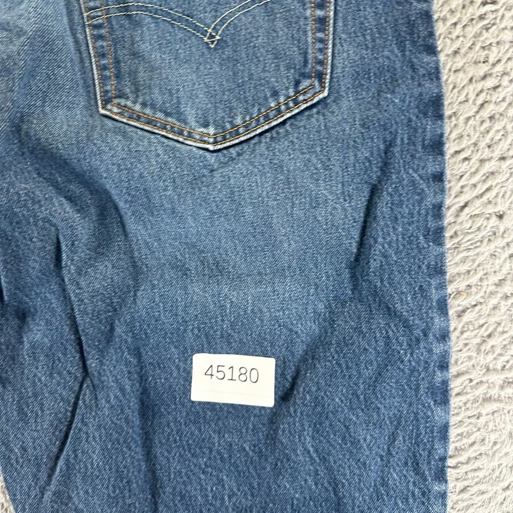 Levis before purchasing