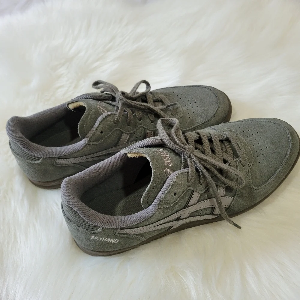 Asics Gray Sneakers Classic Low-Top Design
