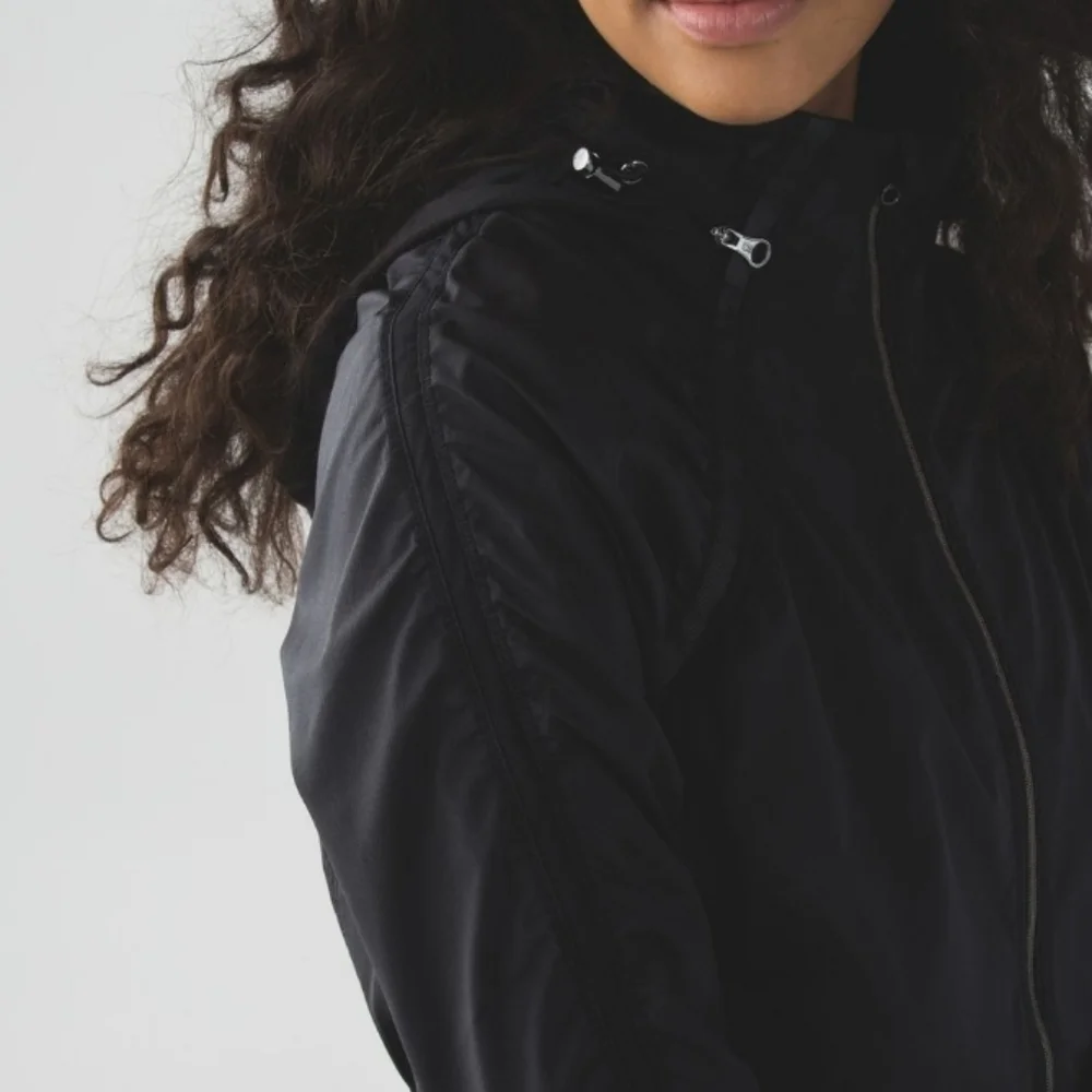 lululemon athletica excellent size