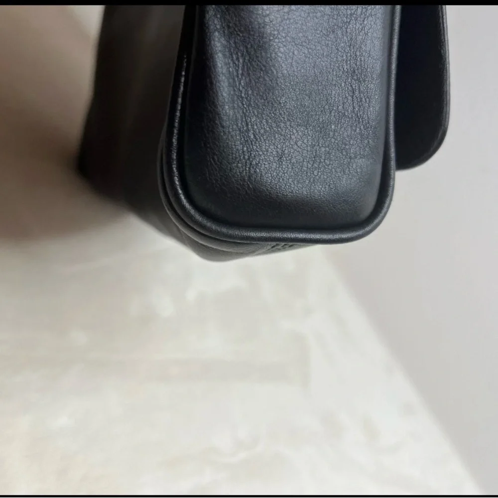 🩷Paloma Picasso Black Leather 2 Way Shoulder Bag Black Clutch with Gold Accent💚
