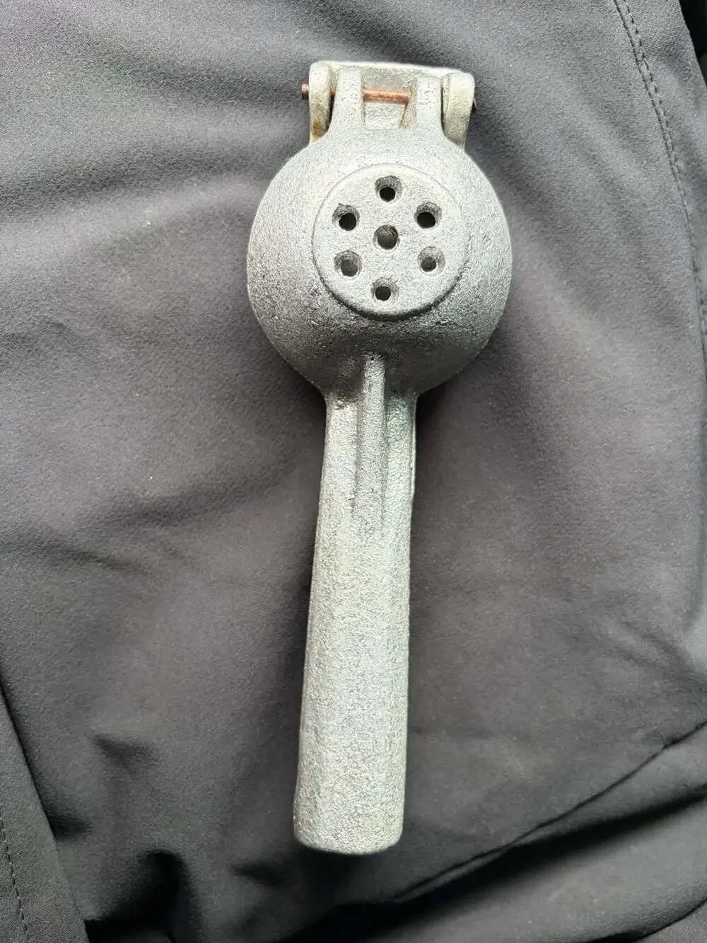 Vadeal cast metal