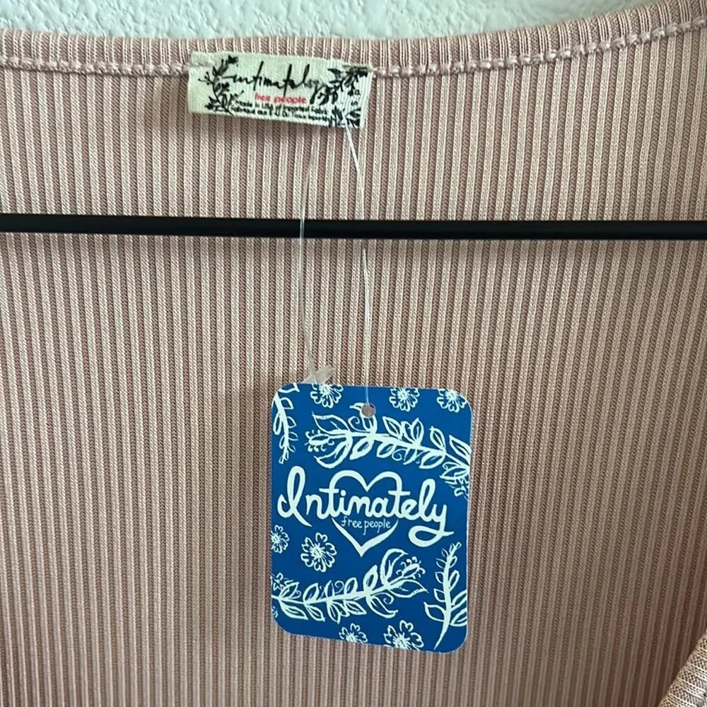 Free People details small