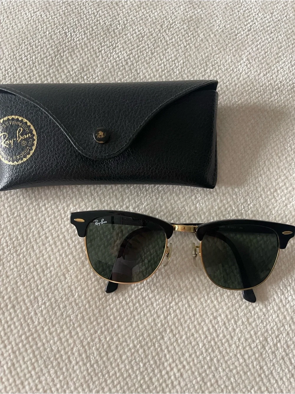 Authentic Ray-Ban Clubmaster Classic Sunglasses Black/Gold w/ Case & Cloth