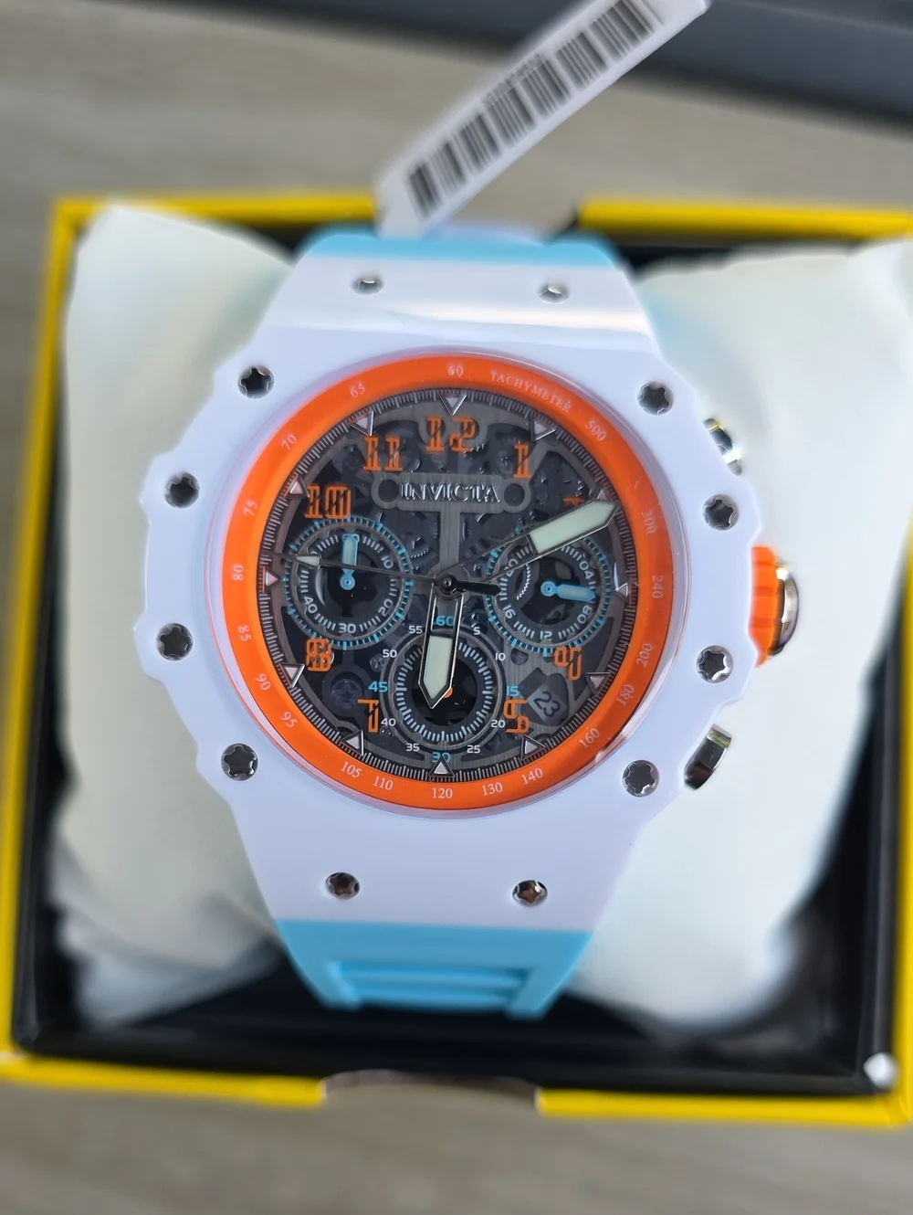 Invicta case size