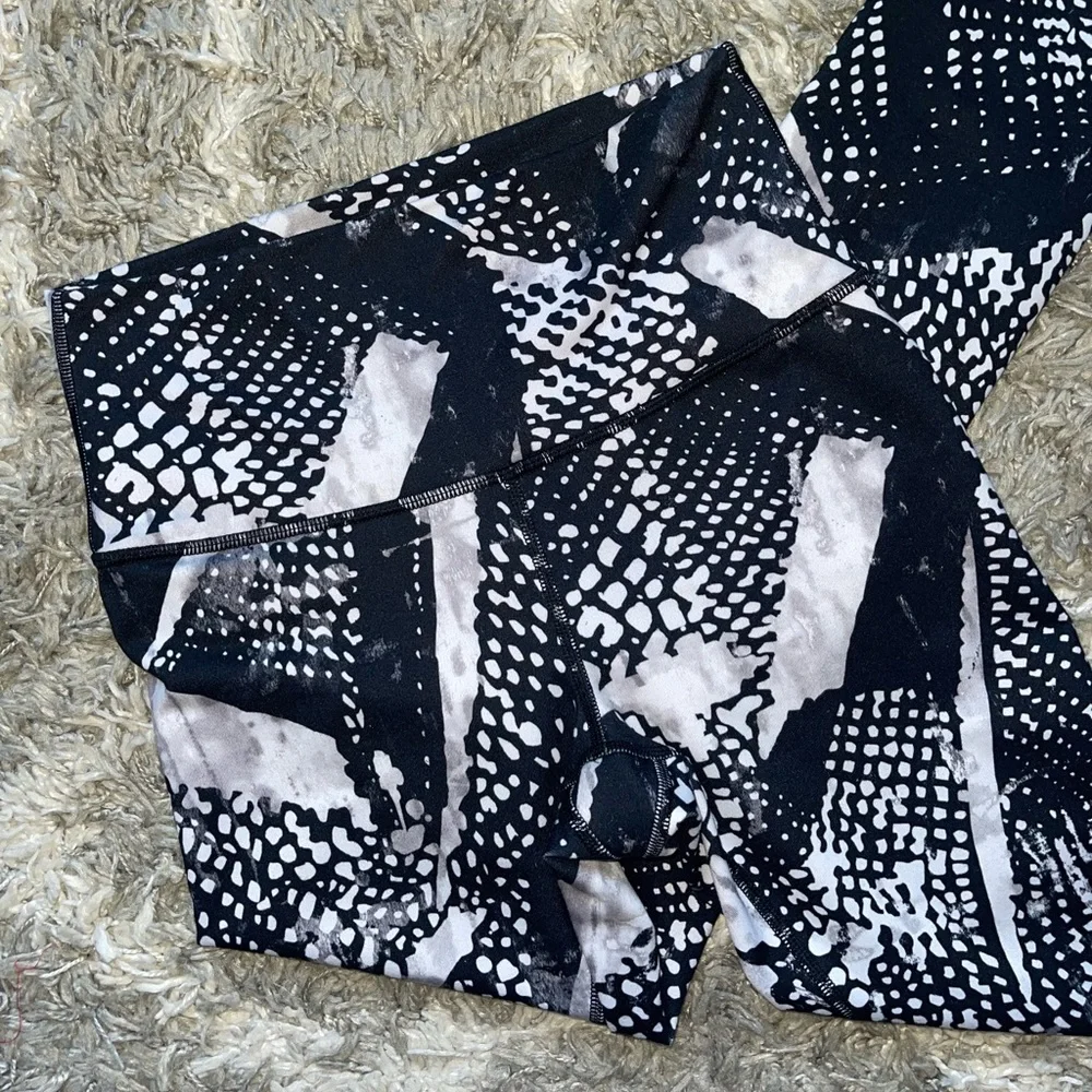 lululemon athletica lycra® hugged kinds