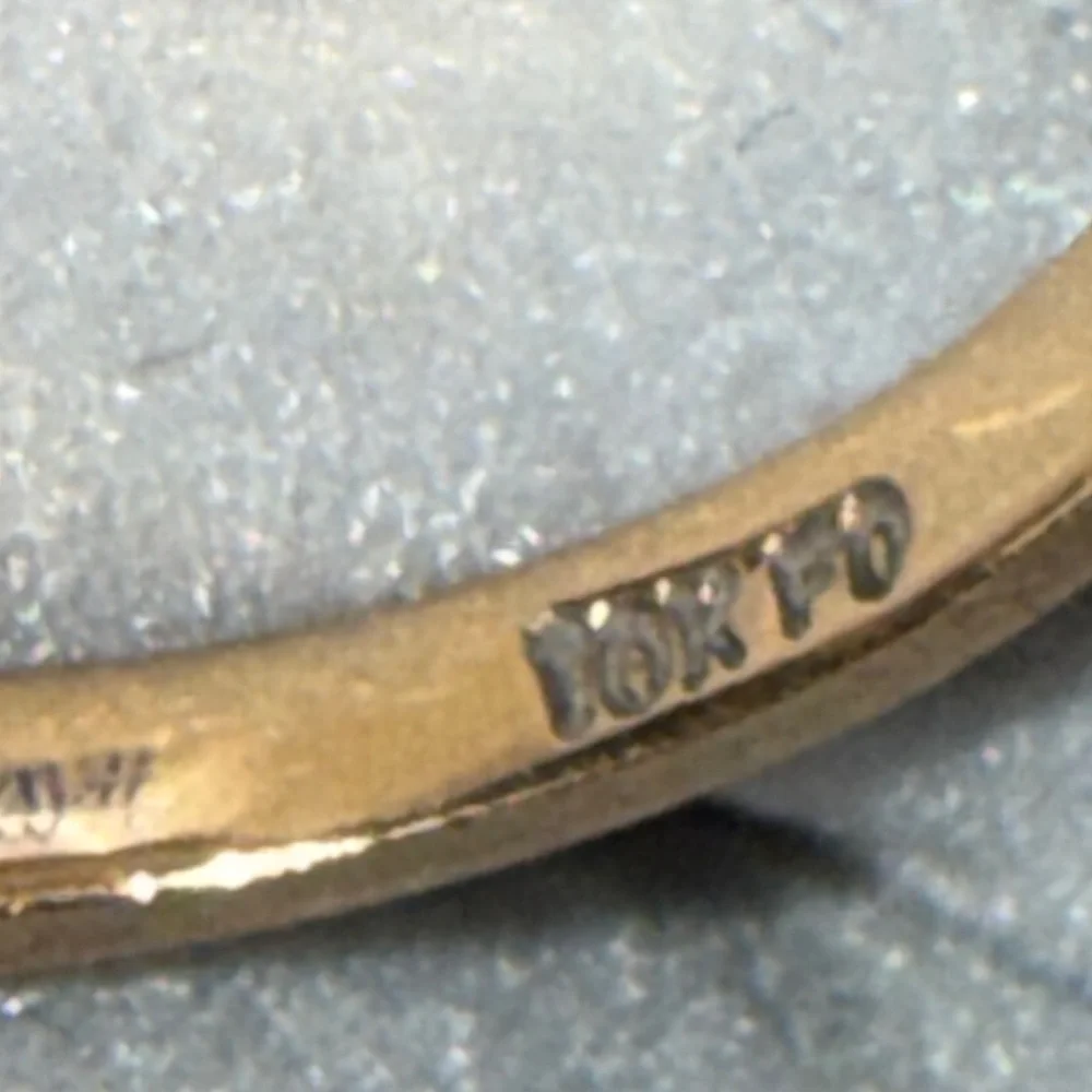 N/A elegant gold