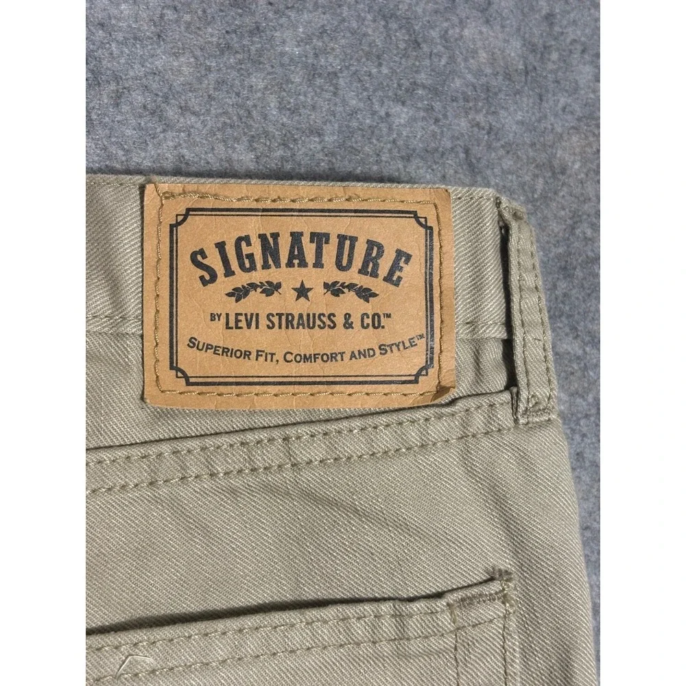 Signature by Levi Strauss labeled 42x30