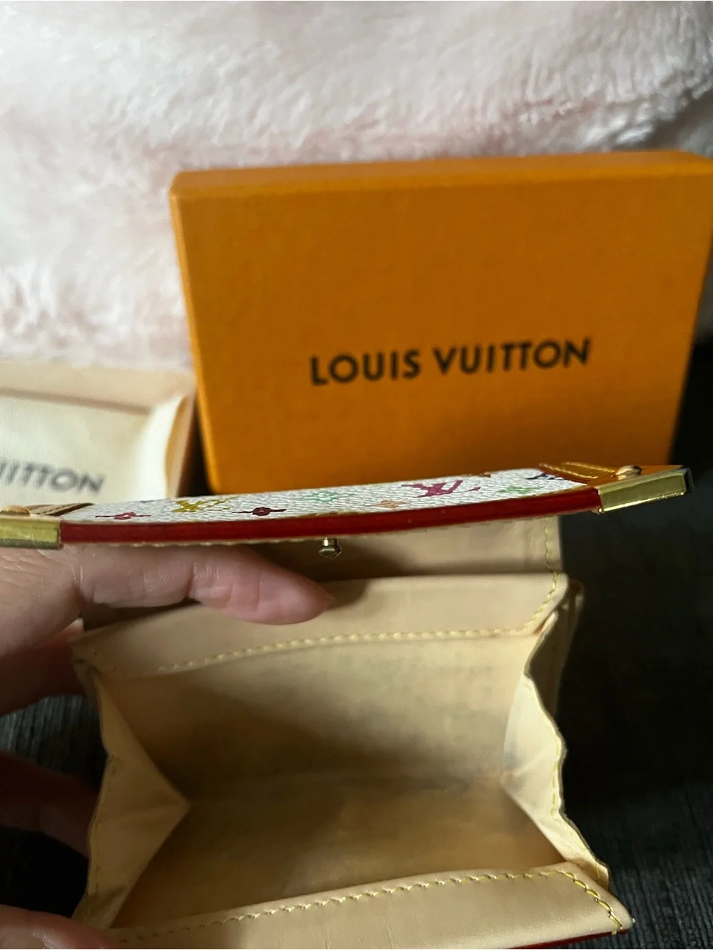Louis Vuitton reposhing this