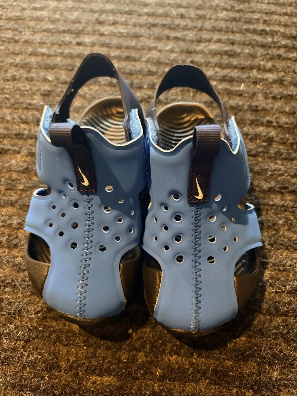 Nike Toddler Light Blue and Black Sandals