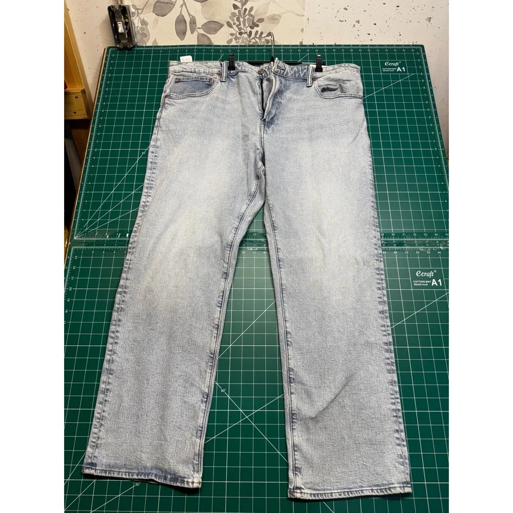 American Eagle Relaxed Straight Easyflex Jeans Mens 40x32 Light Wash Blue 6839
