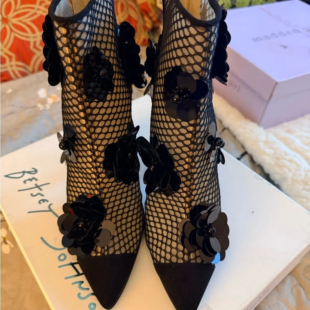 Betsey Johnson Black Floral Mesh Pointed Booties