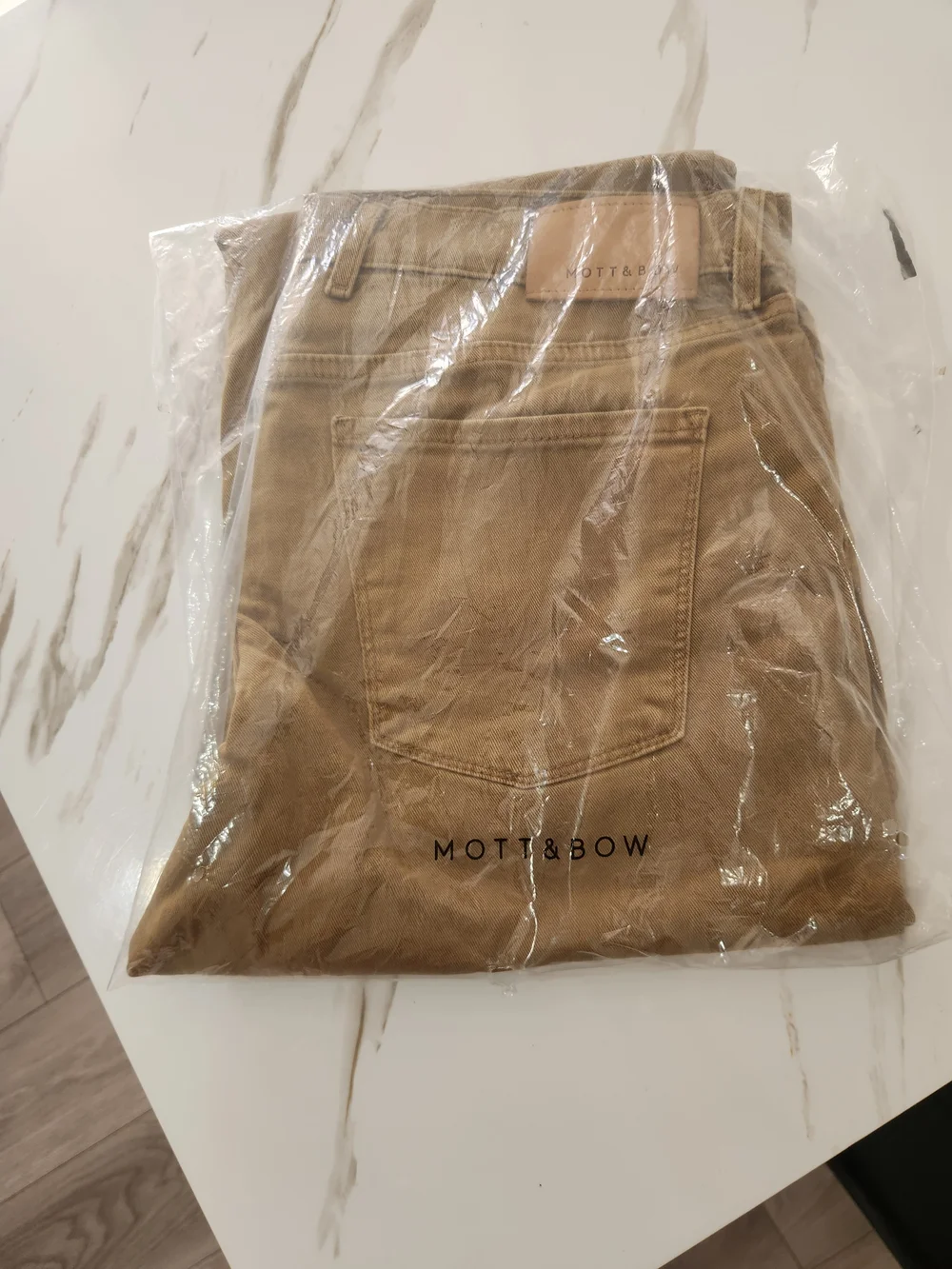 Mott & Bow skinny mercer