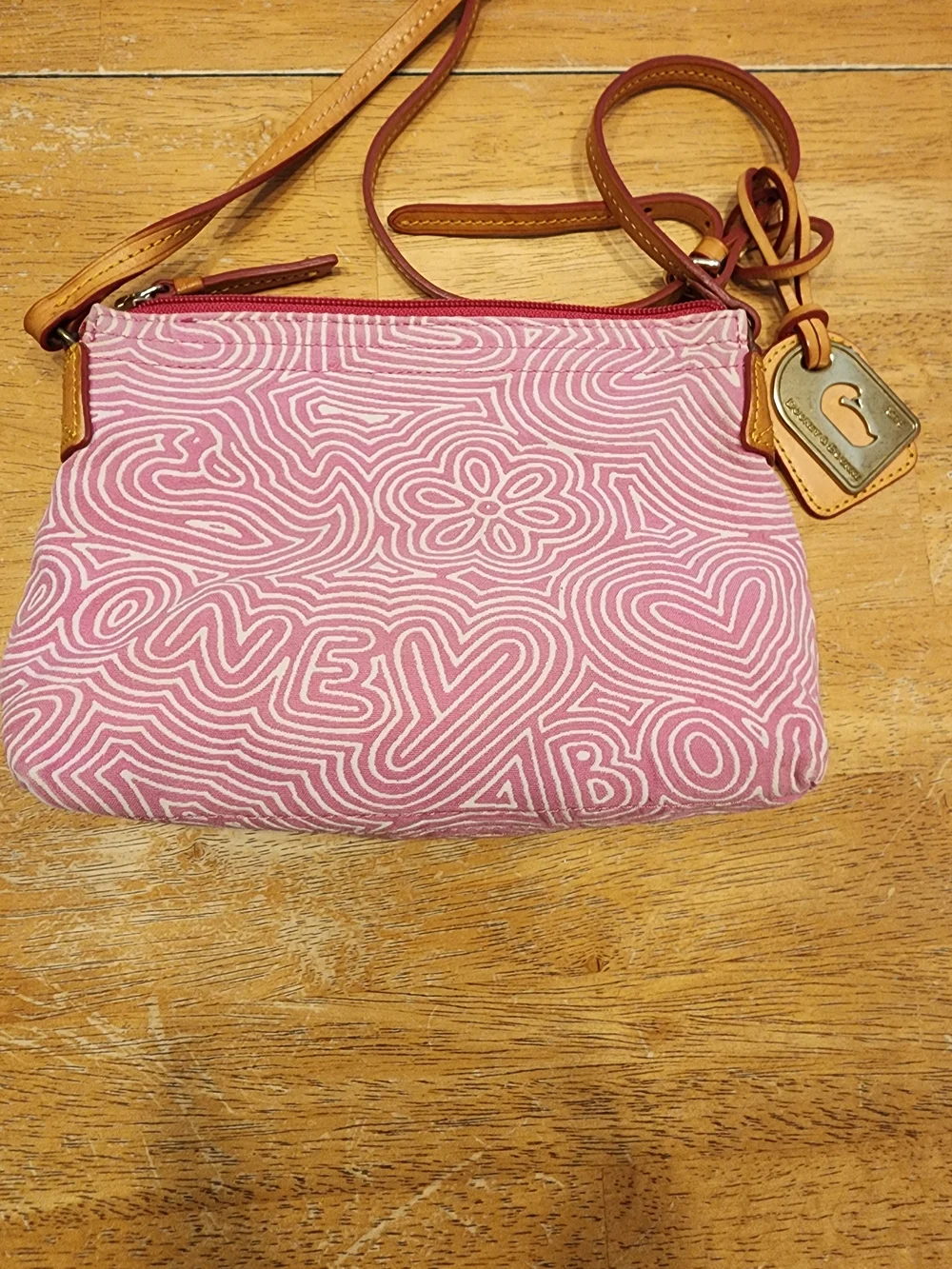 Dooney & Bourke compact dooney