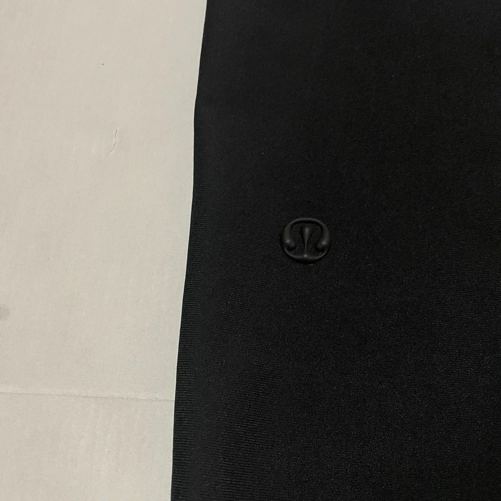 lululemon athletica pre owned