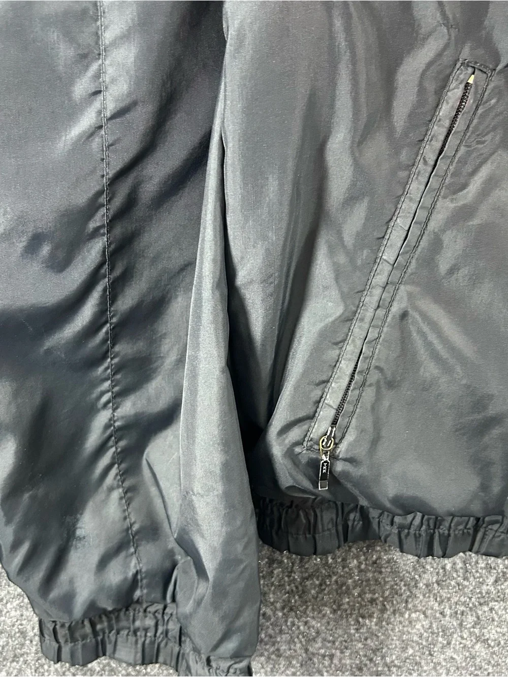 Gear For Sports zipper tab