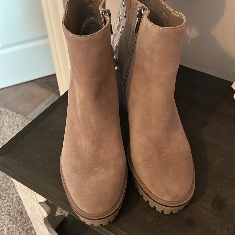 Vince Camuto gently used