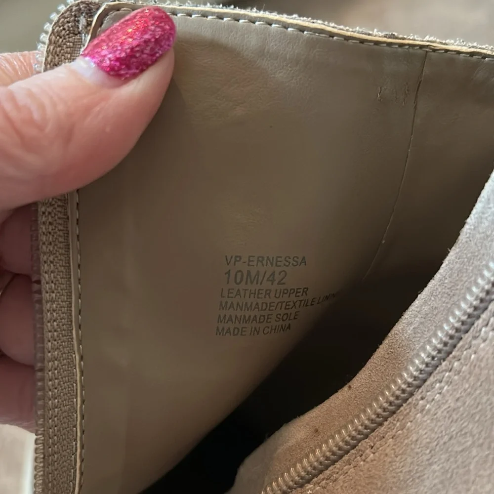 Vince Camuto gently used