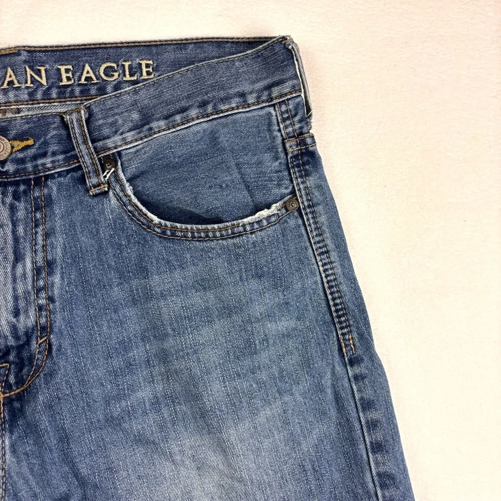 American Eagle Men’s Med Wash Lowrise‎ Faded Whiskered Denim Jean Size 32X34