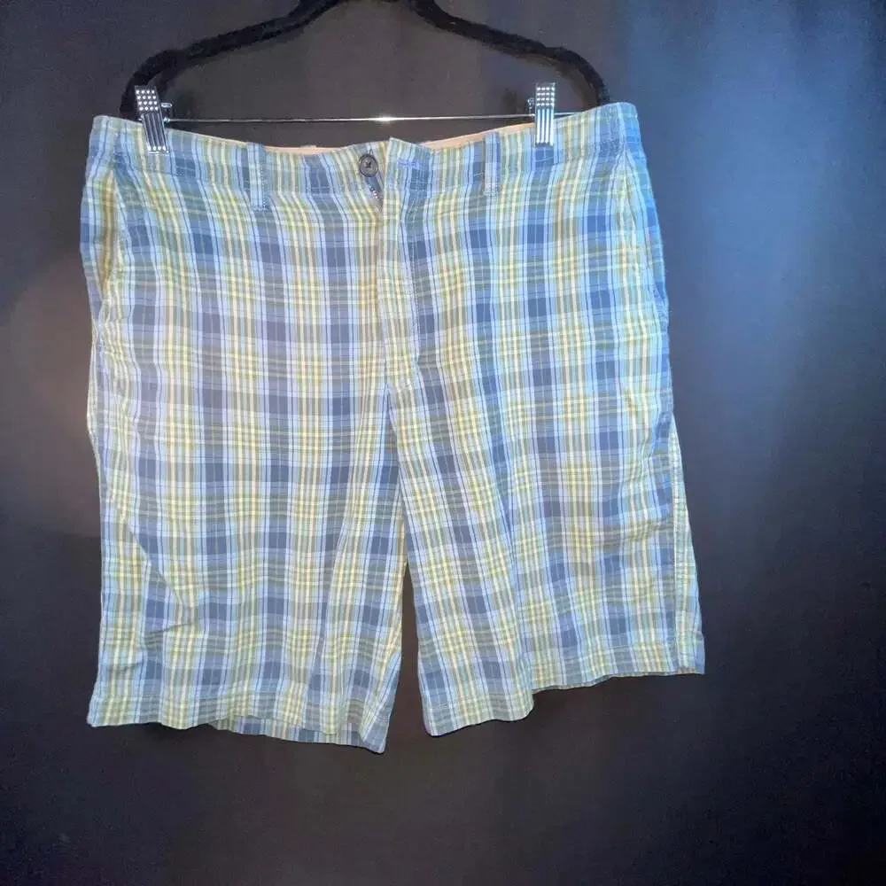 IZOD Men's‎ Plaid Flat Front Shorts Size 36