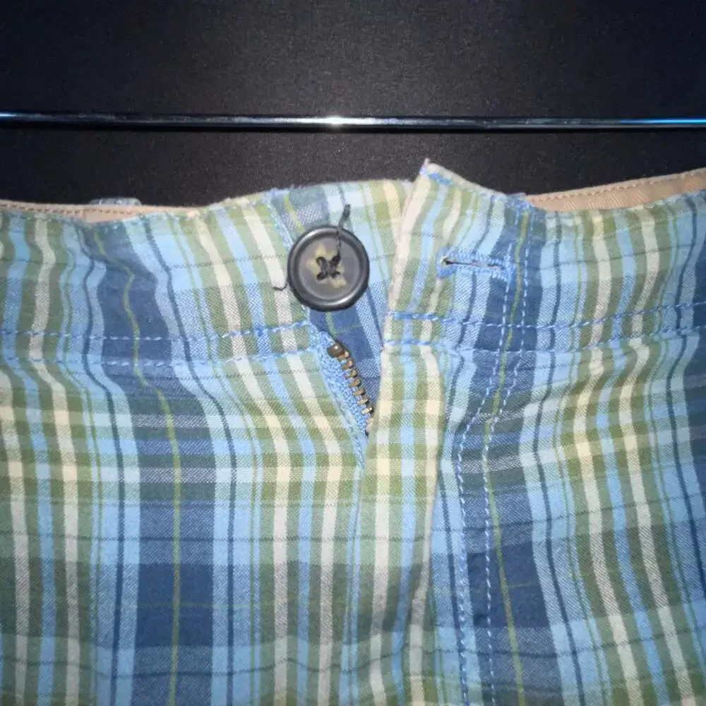 Izod plaid shorts