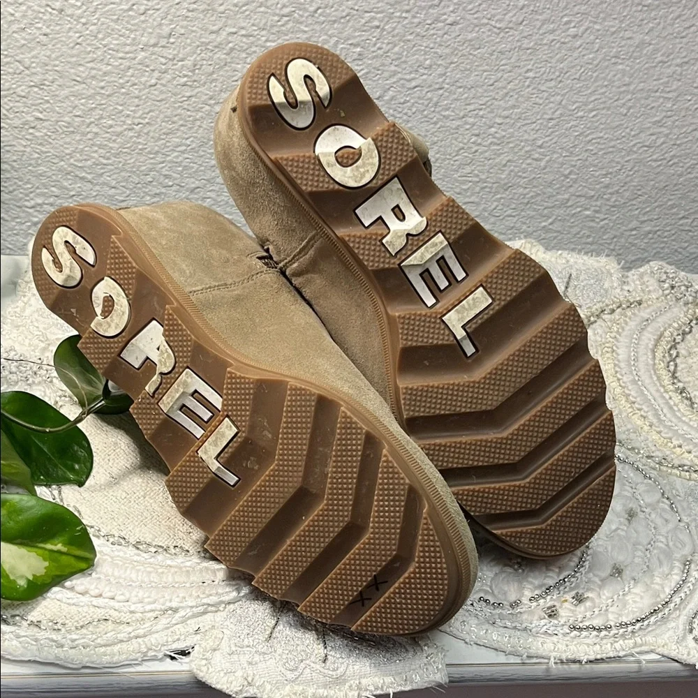 Sorel stylish khaki