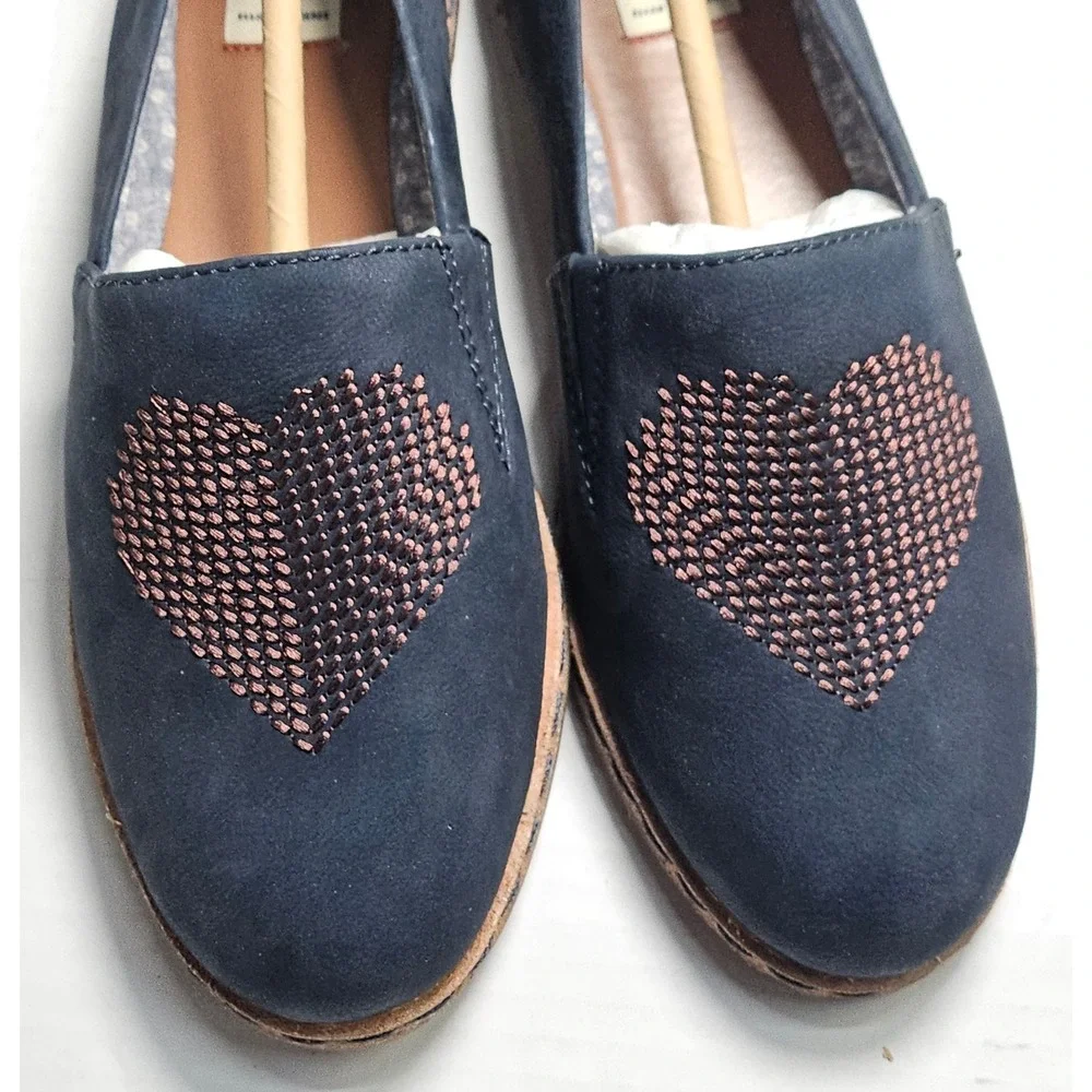 ED by Ellen DeGeneres Nalita Lagoon‎ Nubuck Heart Flats Shoes 6M ED-NALITA