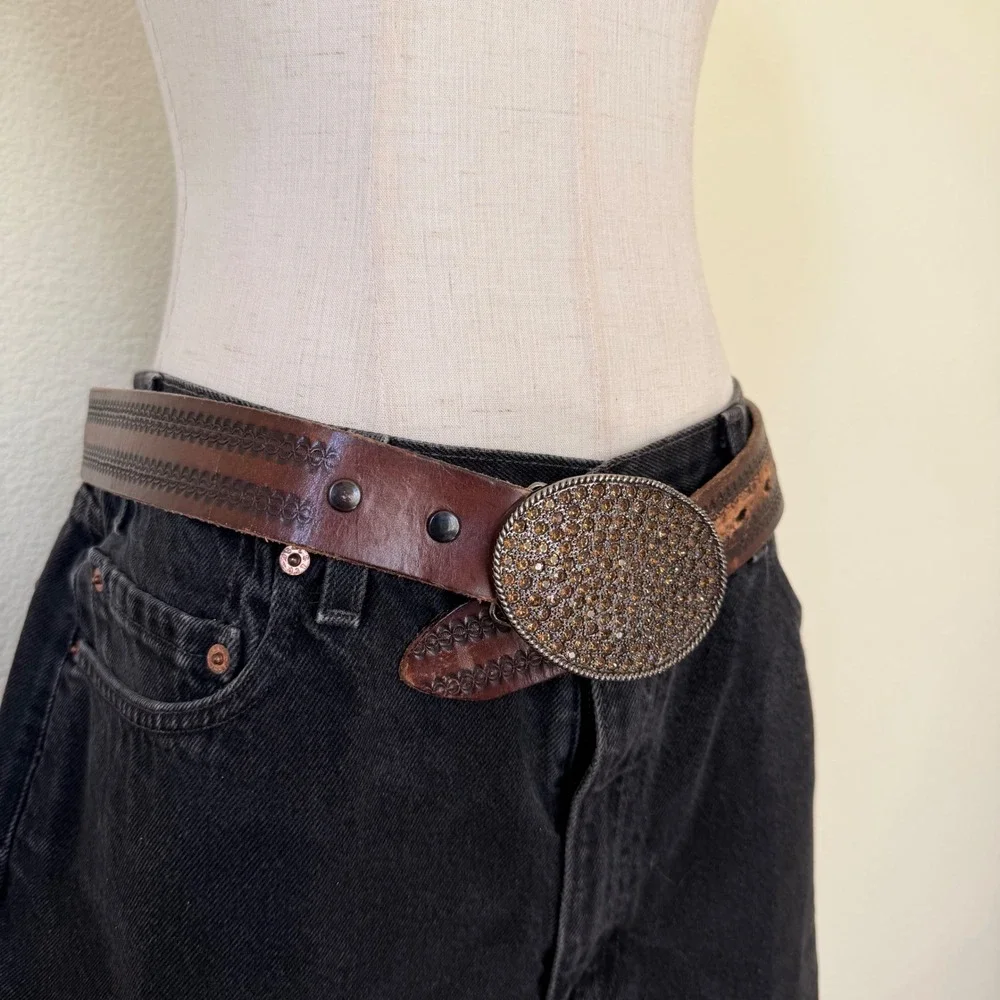 Unbranded distressed broken