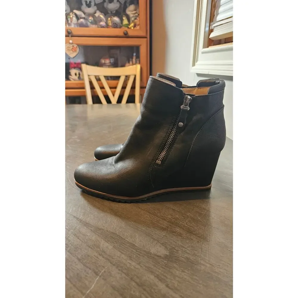 Naturlizer women black